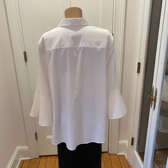 Classic Chico's White Blouse with Bell Sleeves - Chico's Size 2 - Picture 4 of 14